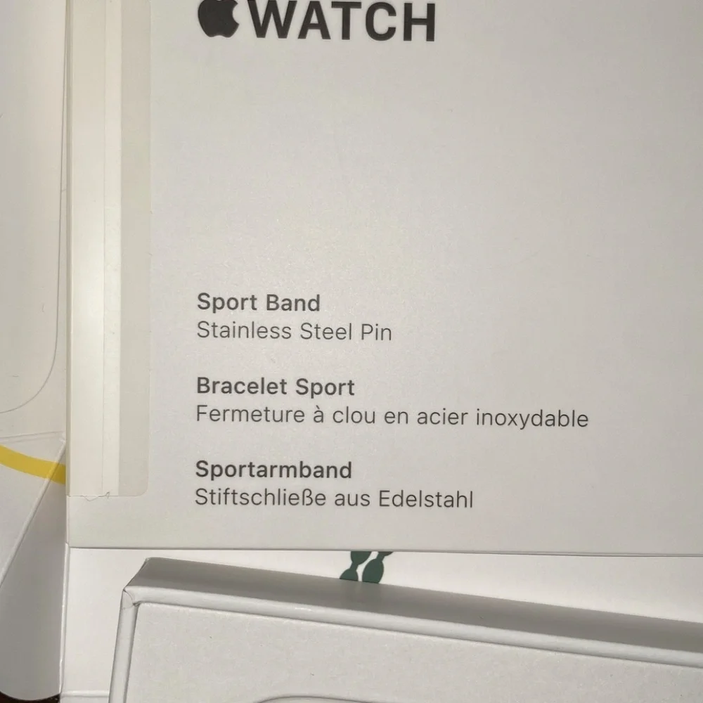 LIKE NEW Apple Watch Series 8 GPS 41mm Starlight Aluminum Case S/M
